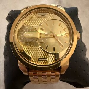 Gently used Gold Diesel DZ7306